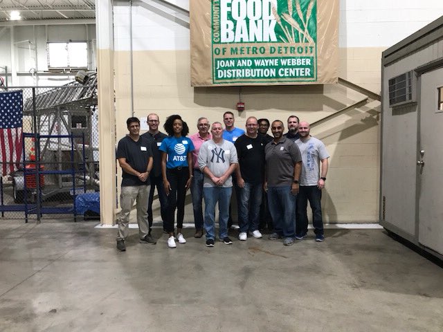 It truly is better to give than receive. Today in the true spirit of community the Team did a great job with meal prep at the Gleanors Food Bank.<a href="/greatergurus/">Greater Lakes Gurus</a> @lakendradavis @StaceyMarxCR <a href="/TheAnneChow/">Anne Chow (周慧安)</a> #Good2BGreat #greaterlakesgurus #giveback #attcares