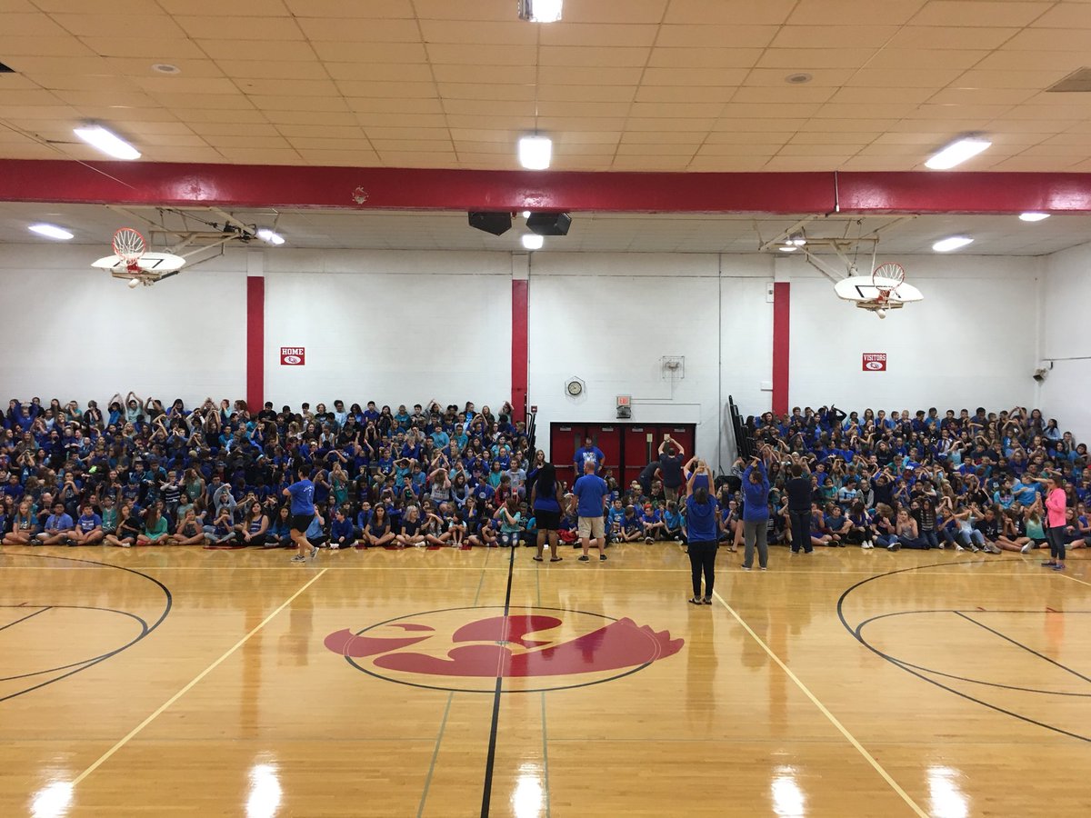 HMS students and staff supporting the wear blue initiative today to honor Deputy Robert Kunze.