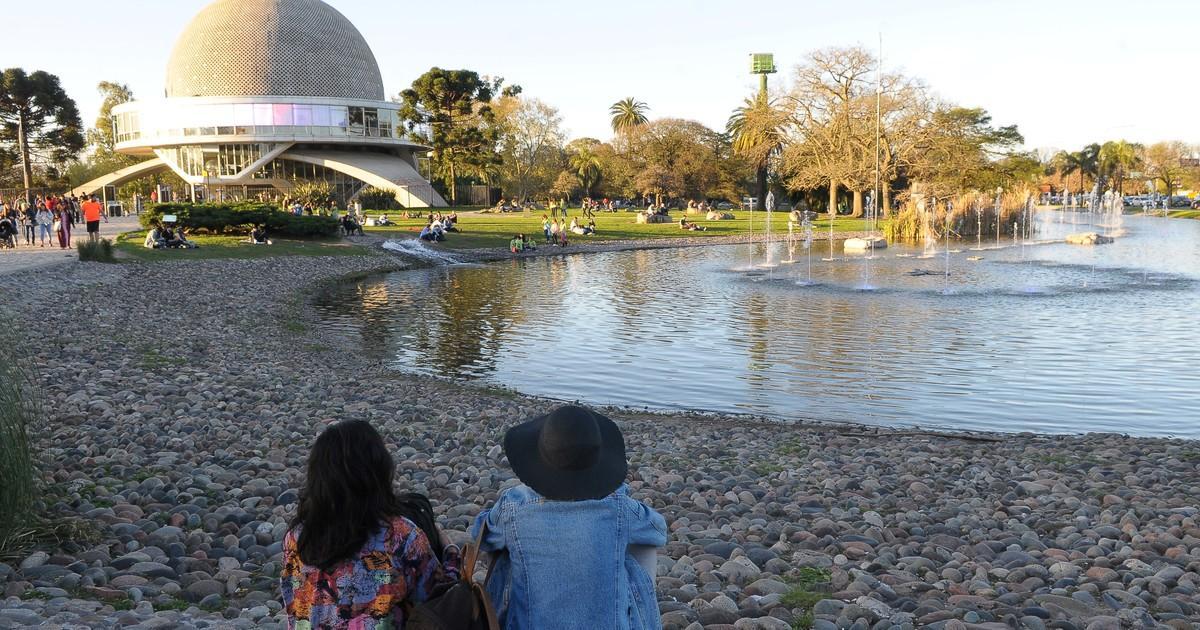clarincom's tweet photo. La primavera arranca hoy con buen tiempo: cómo sigue el fin de semana https://t.co/jxQP1WncsZ https://t.co/9N5HRcrcUD