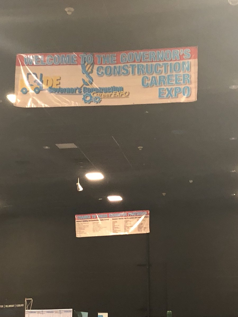 Kaliflower97's tweet photo. Conrad’s 8th graders are at the Governor’s Construction and Career Expo! They’re learning about career opportunities and getting a chance to interact with exhibits from the respective industries. @ConradRedWolves @conradprincipal https://t.co/iMGoBpghKe