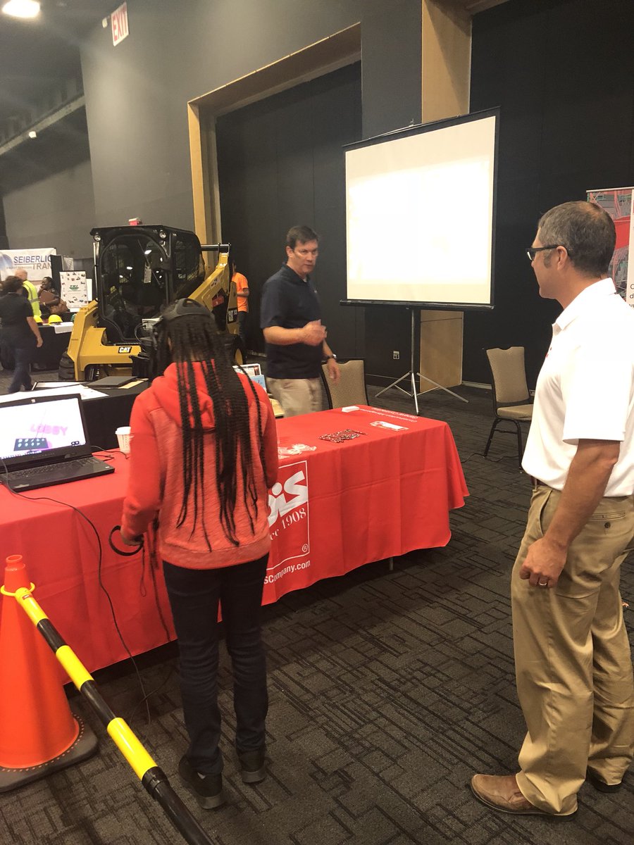 Kaliflower97's tweet photo. Conrad’s 8th graders are at the Governor’s Construction and Career Expo! They’re learning about career opportunities and getting a chance to interact with exhibits from the respective industries. @ConradRedWolves @conradprincipal https://t.co/iMGoBpghKe