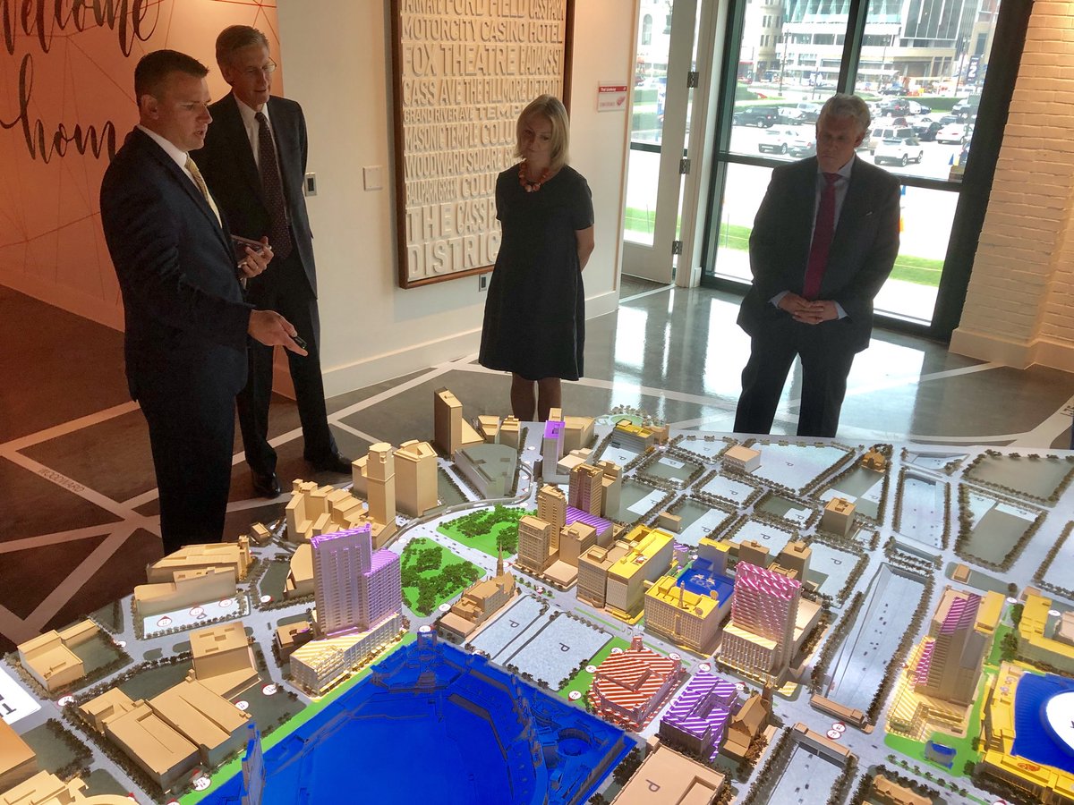 trussliz's tweet photo. Downtown Detroit is on the up, with tech giants like Google and LinkedIn moving into the city. Learning more about this #RustBeltRevival
🇬🇧 links with Michigan are growing
🇬🇧 with trade worth more than £2 billion
🇬🇧 and that supports 35,000 jobs https://t.co/xa2wifLjUM
