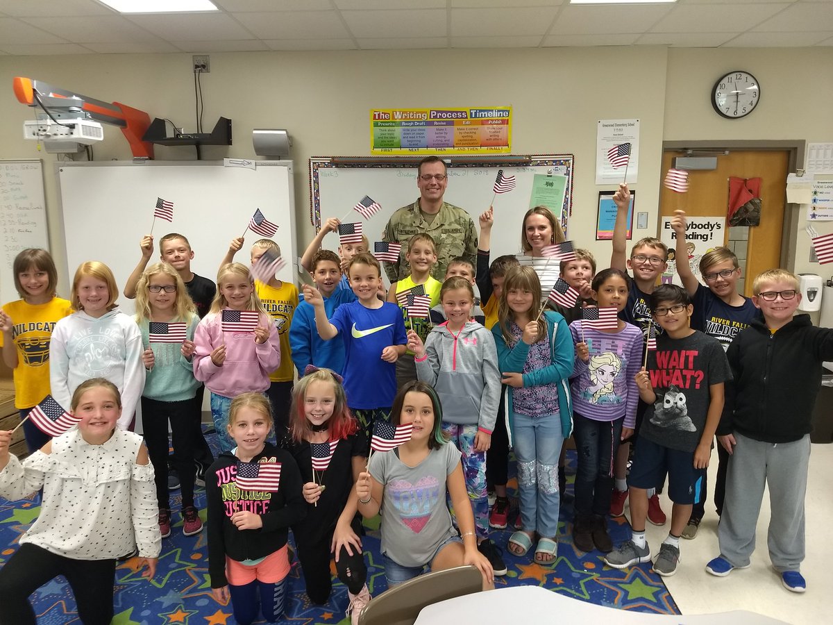 stpapp34's tweet photo. We are proud to support Sgt. Struemke and the Minnesota Red Bulls as they deploy this weekend. Be safe and thank you for your service! #RFpride #rfpride #military https://t.co/8v0IuCHfzy
