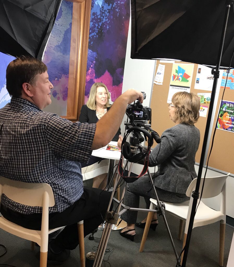 financialcons7's tweet image. .@thesbjlive crew doing their thing at #BeyondData #VideoLife