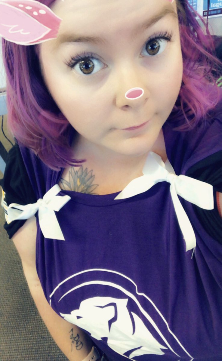 anmoothe's tweet photo. Itโs sports today on fridays and everyone represents their teams. Canโt help but to support the @LAGladiators on days like today. ๐ #ShieldsUp #purplefordays https://t.co/CfOeprdffY