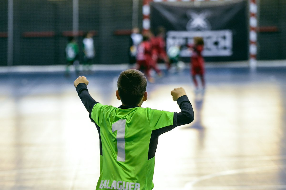 FCF_CAT's tweet photo. ๐
Publicats els calendaris de futbol sala per a la temporada 2018-2019 https://t.co/ZKak6HKZd9 #CalendarisLCFS #futsal https://t.co/phdPvY1U0s