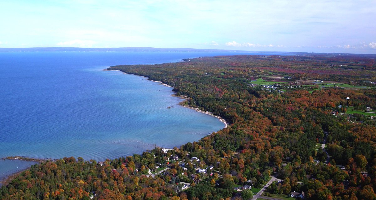 VisitCharlevoix's tweet photo. @TETONsports A12. Coastal all the way! Surrounded by three beautiful lakes, Charlevoix’s got the coastal atmosphere down pat. https://t.co/F3FuMpTOMx #puremichiganchat #hikerchat https://t.co/ABjlXGGOKD