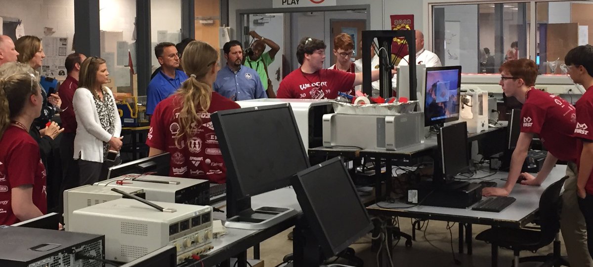 Team3039's tweet photo. Spent the morning demonstrating projects to our school board members and superintendent’s executive staff. Thank you for supporting our students and robotics programs!  #FIRSTinSTEM @DHSWildcats @FRCBayou https://t.co/mDxW3qhgpn