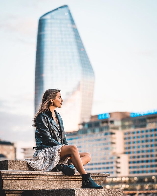 #MyLondonStreetStyle x @alisinworldland wearing 👗 @ralphlauren 👠 @kurtgeiger 🧥 @Zara + @primark earrings 🙏🏼💃🏻😍 Happy Friday lovelies! ❤️ || #thisislondon #london #lfw #londonfashionweek #londonfashion #streetstyle // 📷 <a href="/mrlondon/">Mr London</a> ift.tt/2PS3O4L