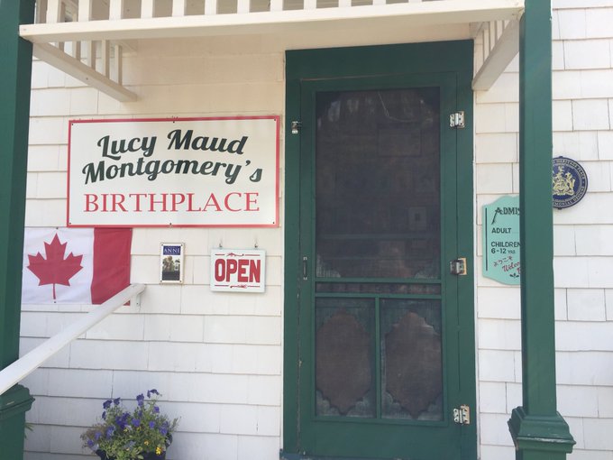 Emily of New Moon is the superior story. Fight me Canada. :P  Also, confederation, and later an embarrassing<a href="/tag/m0cojutemonday"class="tags"><span>#m0cojutemonday</span></a>