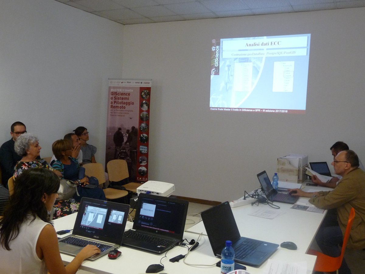 MasterGIS_Droni's tweet photo. Eleonora D'Elia presenta il suo lavoro "#Bicycle #MasterPlan: Analisi #GIS e produzione #cartografica per la #ciclabilità di #Padova" all'#esamefinale del @MasterGIS_Droni @UniPadova 

#Bicipolitana #webGIS #MobilityWeek #master
@comunepadova @arturolorenzoni https://t.co/HLDX2skvJh