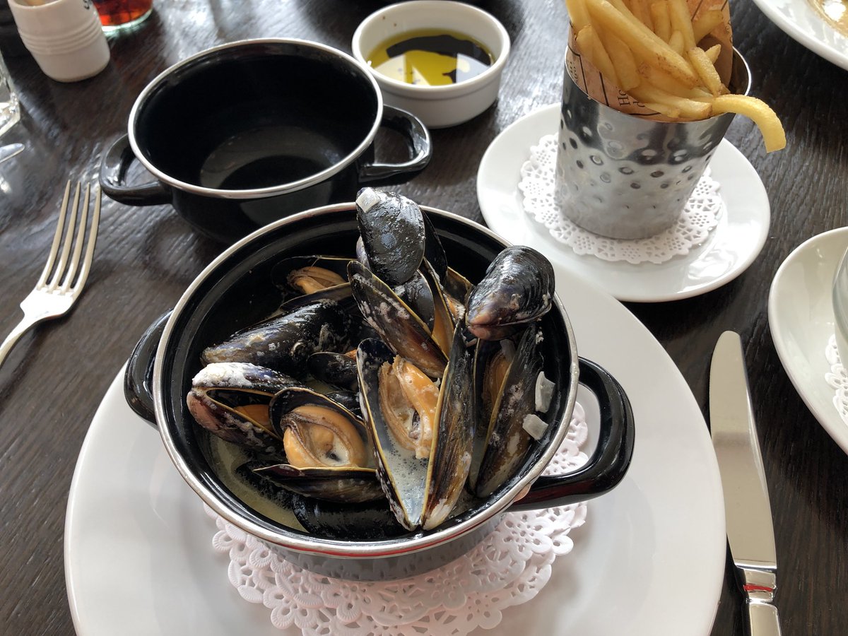 StaceyYBM's tweet photo. Beautiful food and fantastic meeting with the lovely Agne @HDV_Exeter - thank you for your hospitality! https://t.co/O56axBjuyg