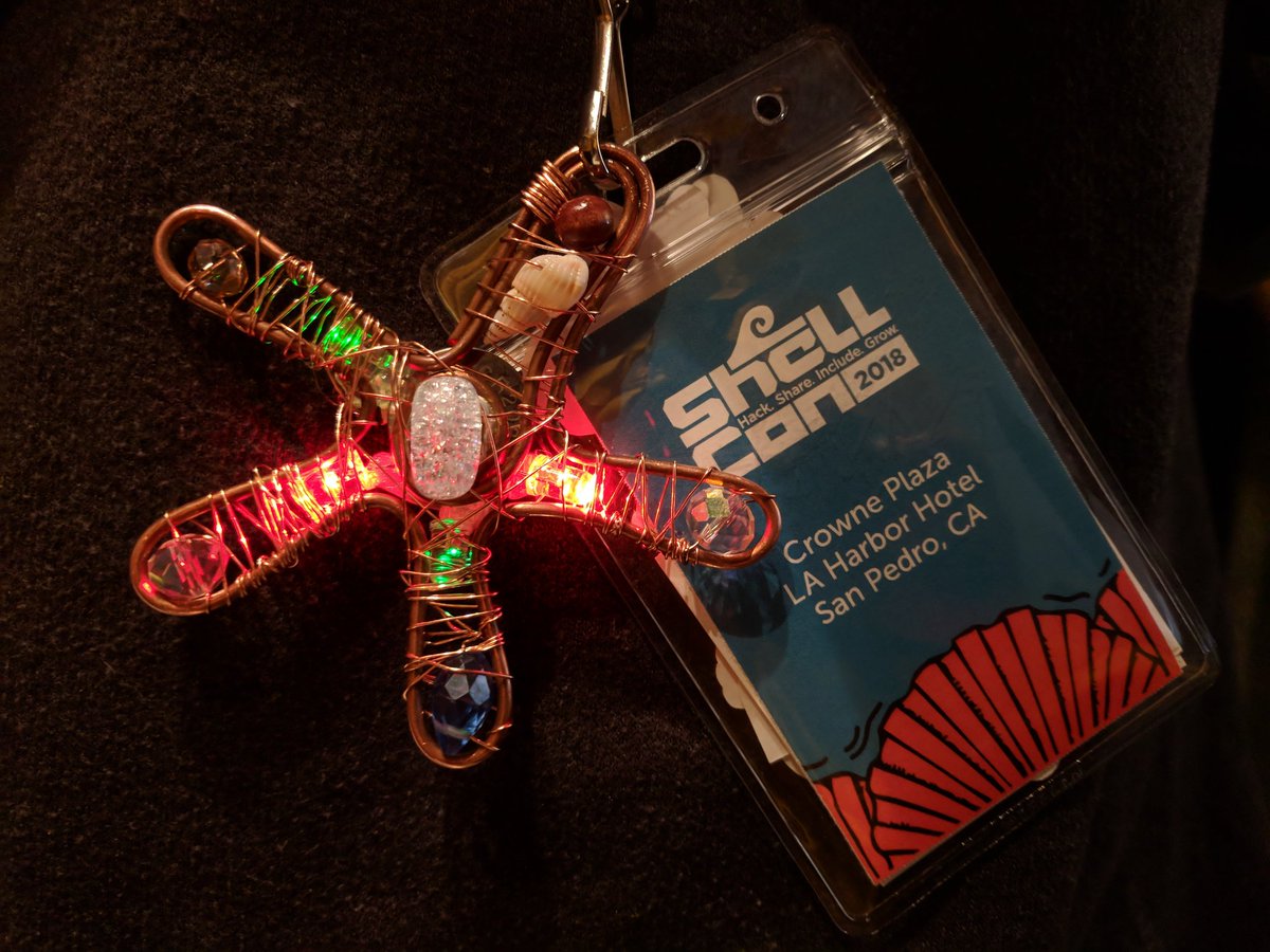 fuzzing_panda's tweet image. @sonotsecure  showing off his #badgelife at #ShellCon2018