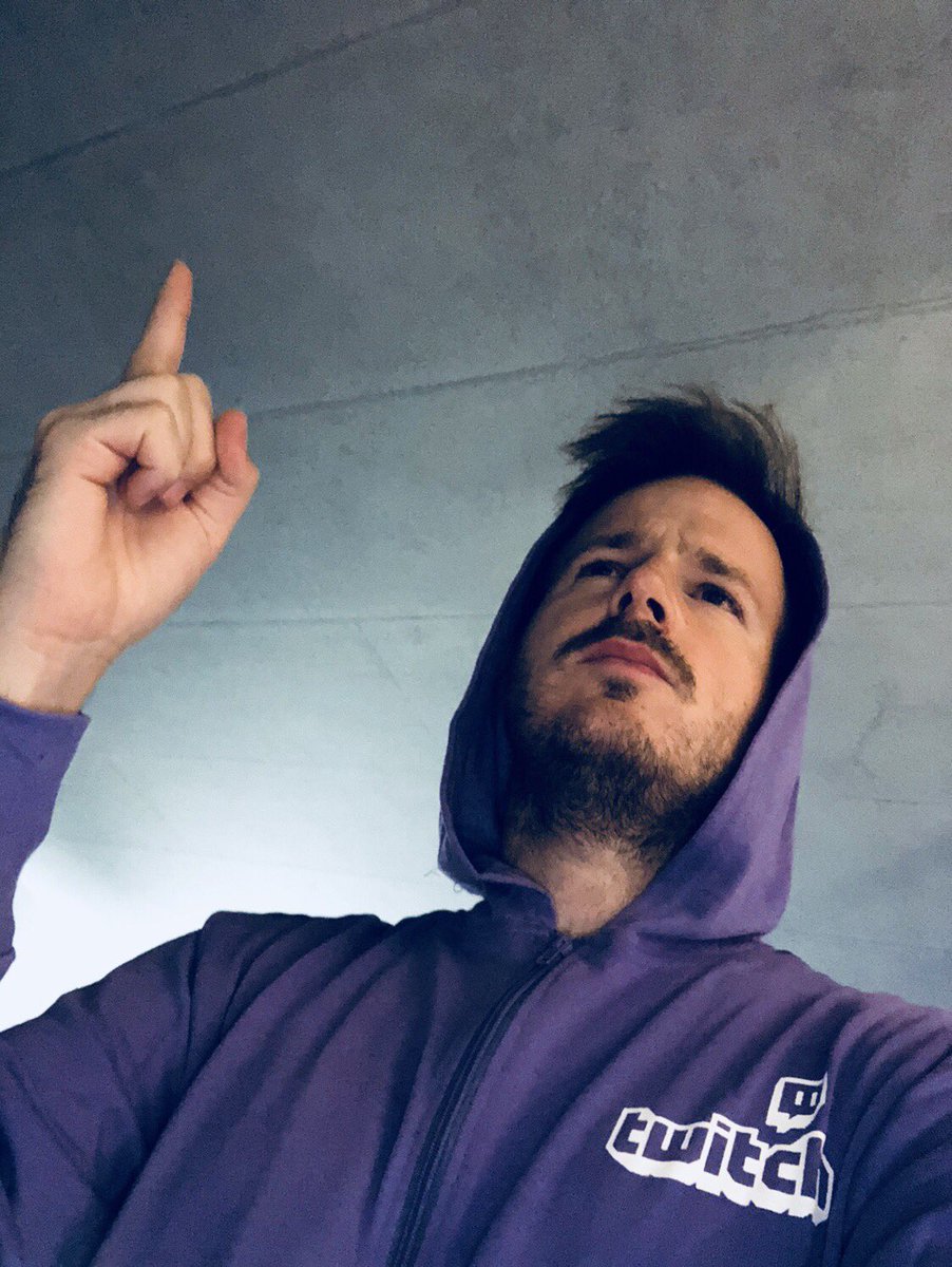 tarantellathoma's tweet photo. When I get the W #fortnite #alphapose #fallskirmish @ZekimusPrime @falloutt https://t.co/gFAZ0lSWuq