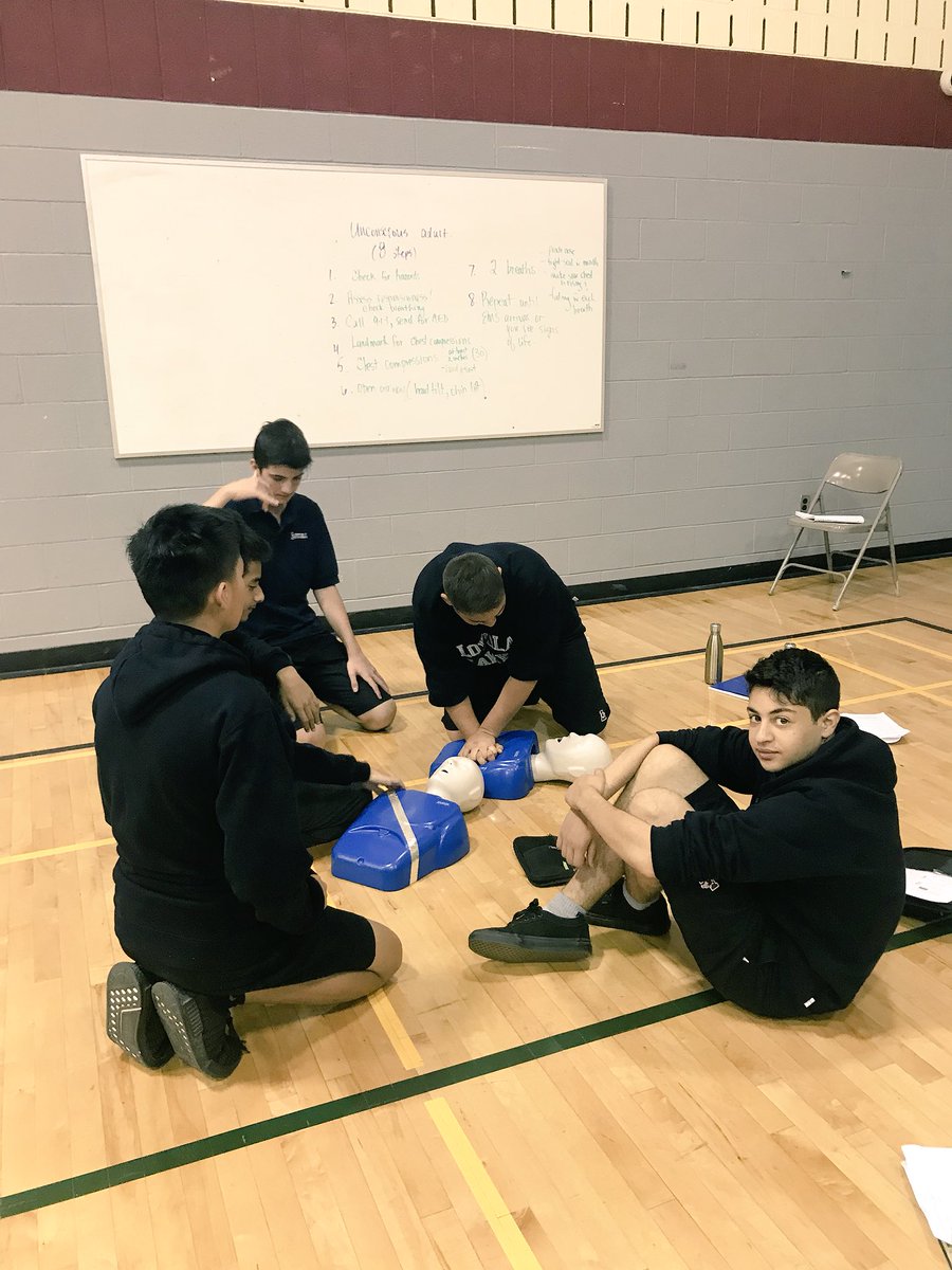 DanniOrlando9's tweet photo. Practice makes better! #skillsyouneed @LoyolaHawksOak https://t.co/ApzHrZOWHC