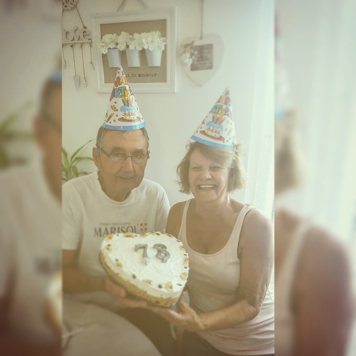 NatalijaRadioS's tweet photo. Za njene 73. Za njih dvoje. Za nas dve i za njih dve. 
Žena, majka, nana. 
Sa čovekom svog života. Živeli!
Život je lep! https://t.co/R0Fmo2AaCO