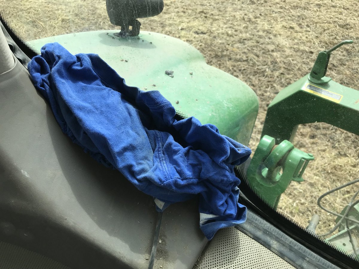leecurbyfarms's tweet photo. @180YieldFailure @Moosefarms leaking window seal repair kit. Dampen daily for increased efficiency during extremely dusty conditions https://t.co/jcTfVz7t8Q