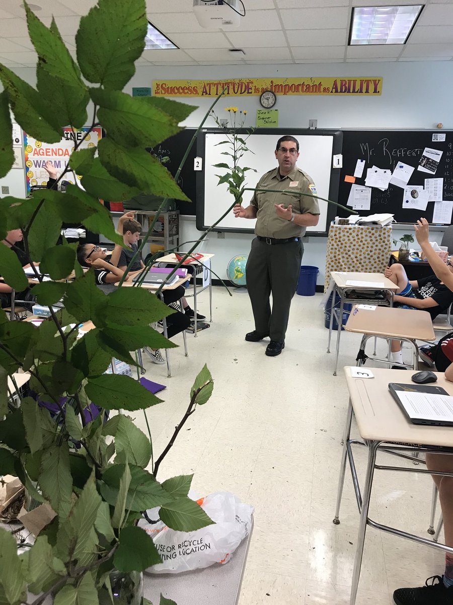 ReffertJeff's tweet photo. Mr. Miller, Raccoon Creek State Park, excites future Botanists!!!! @BWSDHarrisonMS @DCNRnews @visitPAparks https://t.co/ES4iiawxCr