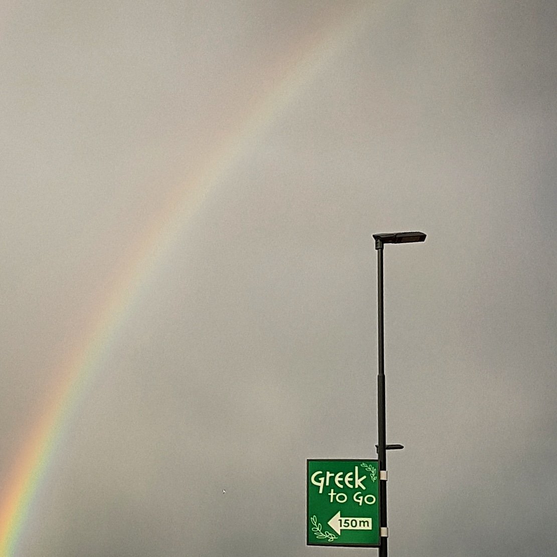 Paulxs's tweet photo. Het wordt die Grieken wel erg makkelijk gemaakt.
•
•
•
#naardepotmetgoud #150meter #tramkade #denbosch #greektogo #herfst #herfstogenbosch #autumn #otoño #herbst #regenboog #rainbow #ουράνιοτόξο https://t.co/Mzonc1s253