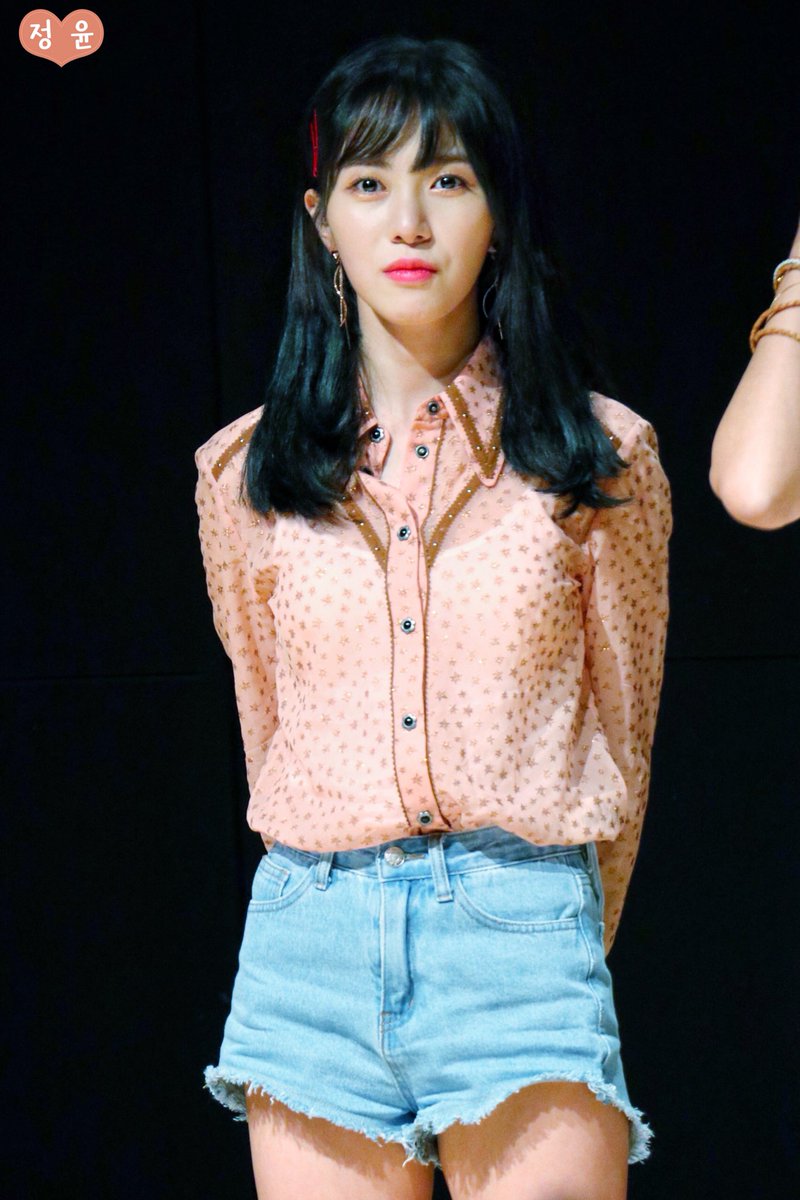 tingyun0508's tweet photo. 20180617 AOA 팬사인회 민아 ❤️
#에이오에이 #AOA #민아 #Mina #Bingle_Bangle #빙글뱅글 @AOA_FANCLUB https://t.co/oHunf2jt8P