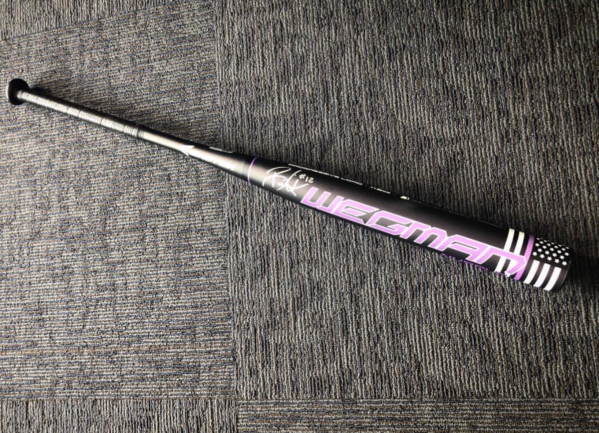 USSSASlowpitch's tweet image. 🚨 GIVEAWAY TIME 🚨

We got a signed @bwegs12 signature bat!!! 

Head over to our IG account @usssaslowpitch to get all the deets!

 #playusssa #usssaworlds