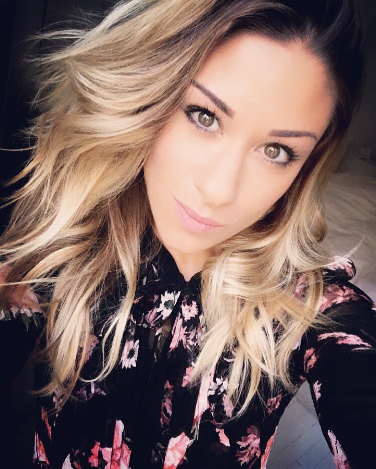Bye summer...
Bonjour automne 🍁

#selfie #curlyhairstyles #ghd #womenstyle #blondgirl #thekooples