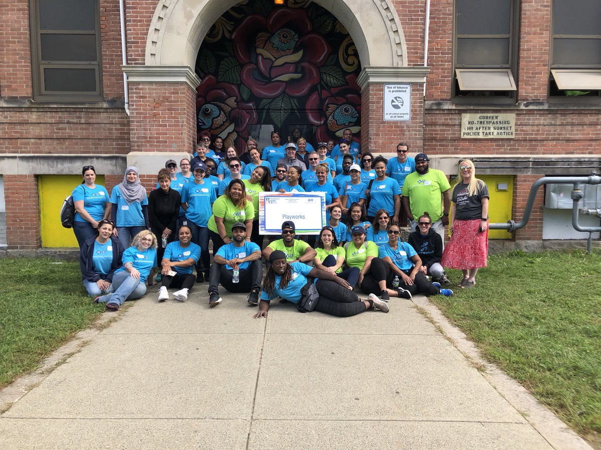Life_Ambassador's tweet photo. I don’t want this day to end. Service day with @PlayworksNewEng and @BCBSMA. #ServiceDay18 #BCBSMA #Volunteer #MyJobIsSoCool #PlayWorks #BlueCross https://t.co/WLfEry9Bv4