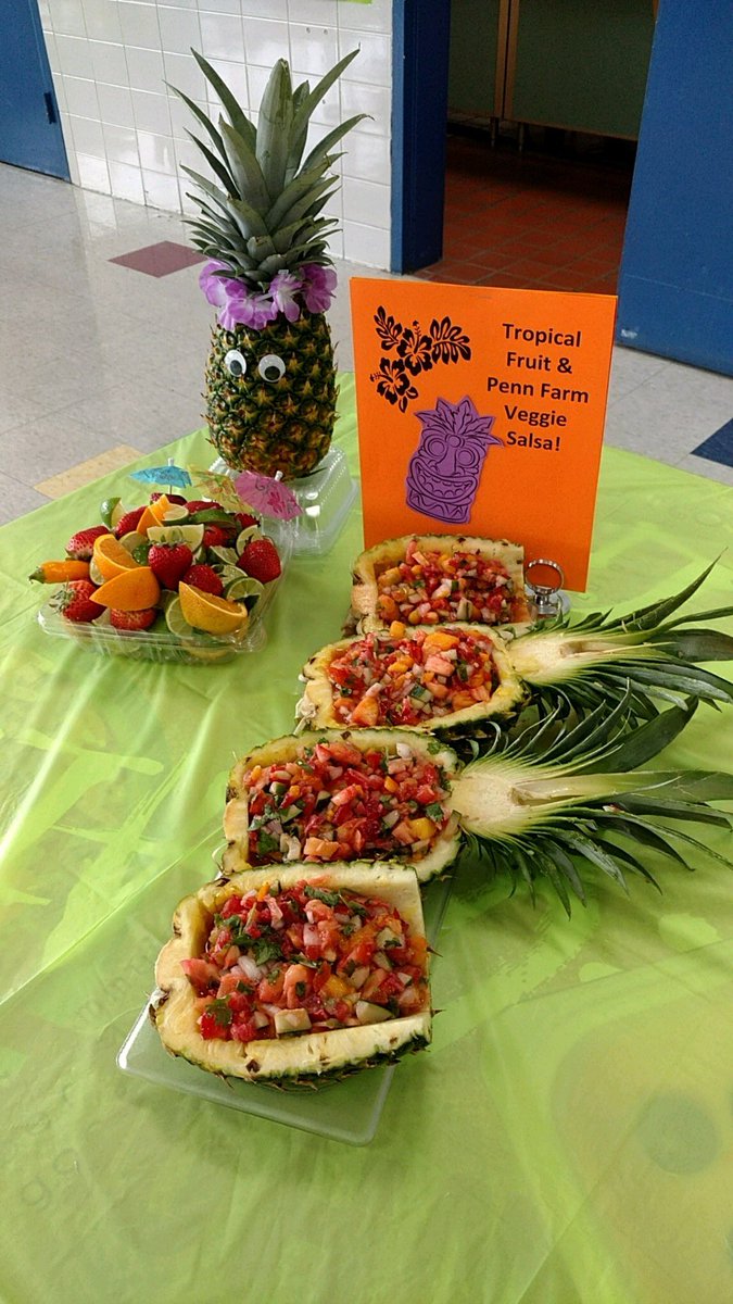CafeCSD's tweet photo. While we are sad to see summer go, staff at Gunning Bedford MS had fun celebrating the end of summer with a #schoollunch luau #cafecsd #farmtoschool @CafeCSD @ColonialSDstrct https://t.co/zH2l2s2zZl