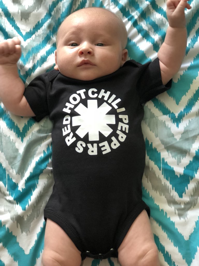 LauraCasey20's tweet photo. We love the chili peppers 🌶🤟🏼@ChiliPeppers https://t.co/AbO6sMW9WP
