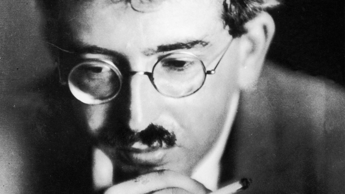 Marileda's tweet photo. più leggo Benjamin, più mi innamoro: "grave errore distinguere per principio tra il conduttore e il pubblico" #riflessionisullaradio #radio #filosofia #walterbenjamin #ladyvoicetips #comunicazione https://t.co/btR3NlaoPF