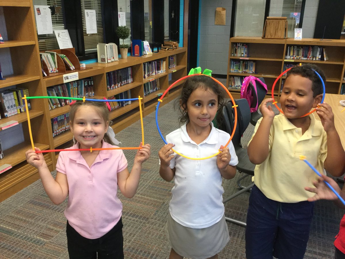 AVedeikis's tweet image. Learning about shapes can be fun when using Skoolzy straws. #dolestrong #mediamath #shapes