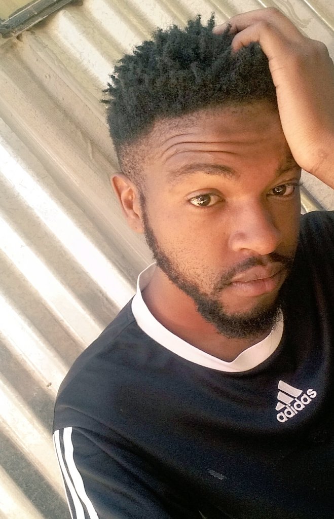 LA_VREGGA's tweet photo. #SelfieFridayWithBryan https://t.co/zbqSyFdss6
