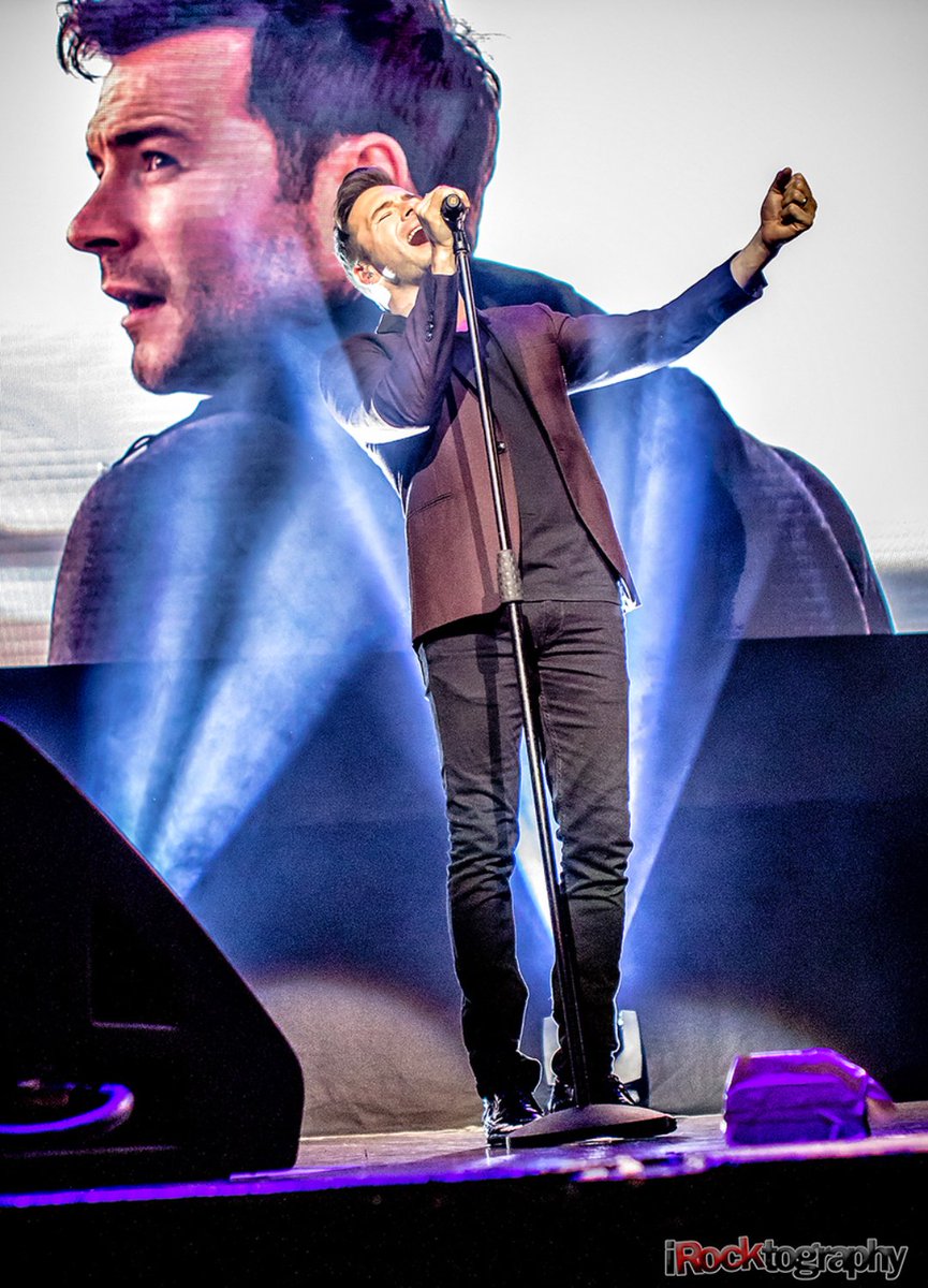 Hema_ByrnesArmy's tweet photo. Oh look, I found some more incredible HQ photos of @ShaneFilan performing in Manila last week. I can't get enough of these! 😍 (📸: Stephen Lavoie) See the rest of the photos here: https://t.co/hYU2QAPvf3

#LoveAlwaysPH #ShaneFilanPH #ShaneFilanMNL https://t.co/tH6ZGdo6MI