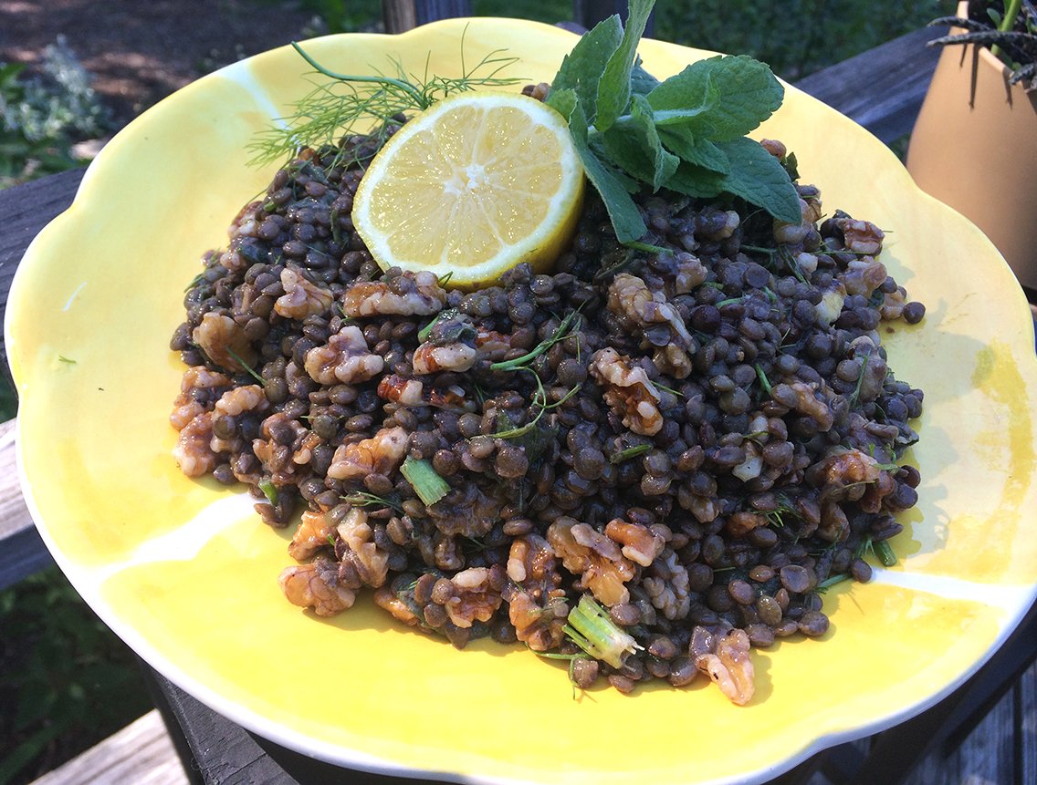 eartheats's tweet photo. Try this simple salad featuring French lentils, walnuts and fresh herbs. Then hear how it's made later today on the #podcast. #lentillesdepuy @kitchdorr 
 https://t.co/LCEPXTlkPH https://t.co/2OZyqzHs7i