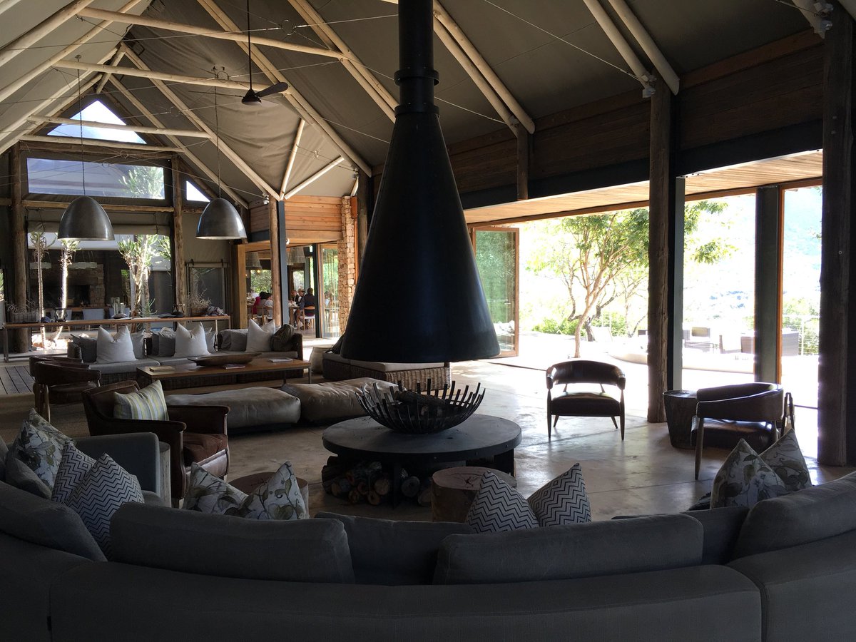 dagmar1888's tweet photo. The exquisite #SettlersDrift lodge @KariegaGameRes. Really didnβt want to leave - perfect to sit and watch the wildlife on the plain below. #Kuoni #MeetSouthAfrica #AfricanHoneymoon https://t.co/J74Z8Aru0n