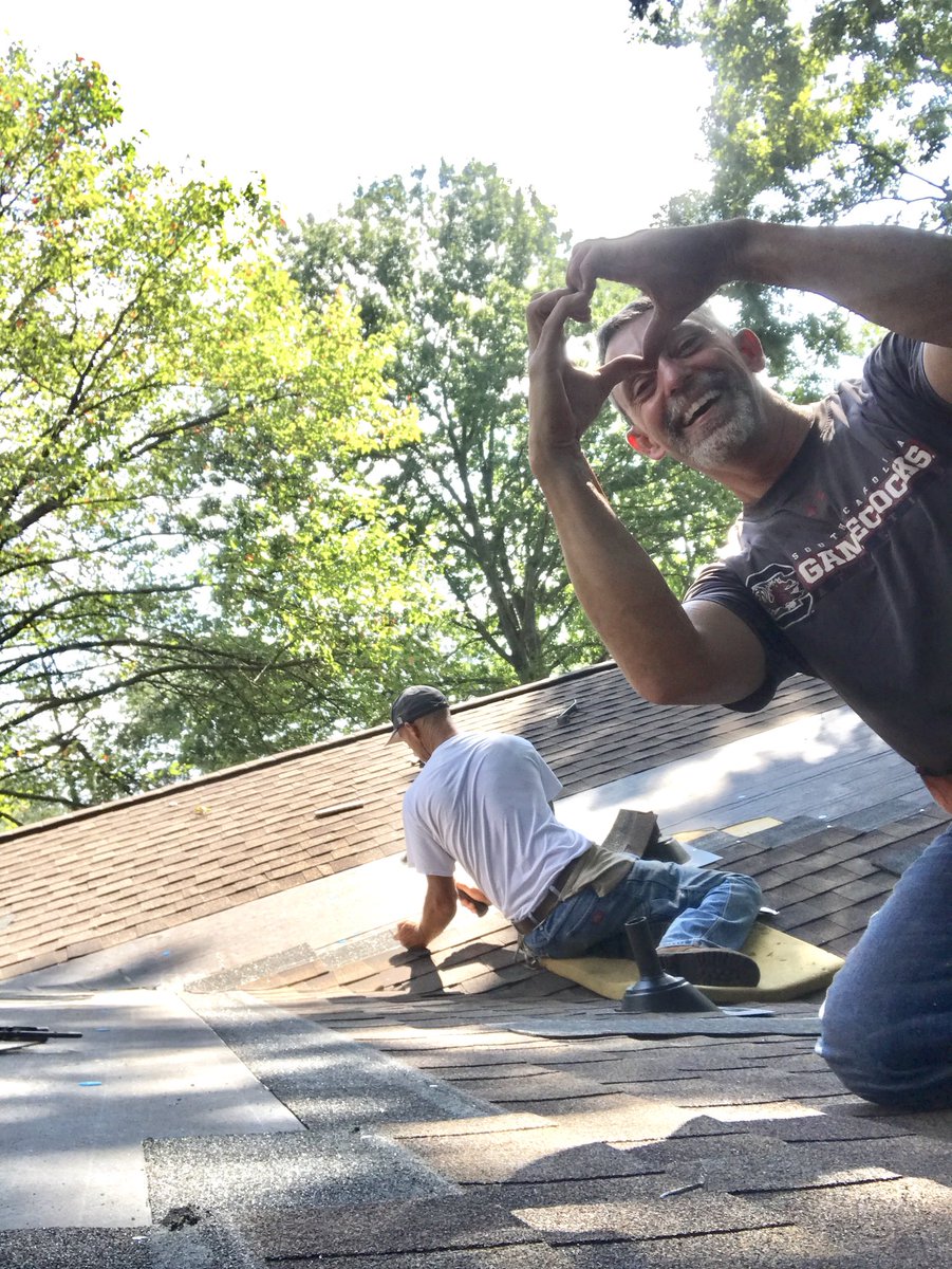 1goodroofer's tweet photo. We love roofing!!! #roofing #roofingcontractor #shingles #roof #rooftop #Roofing #hammer https://t.co/8kcYTOvfSl