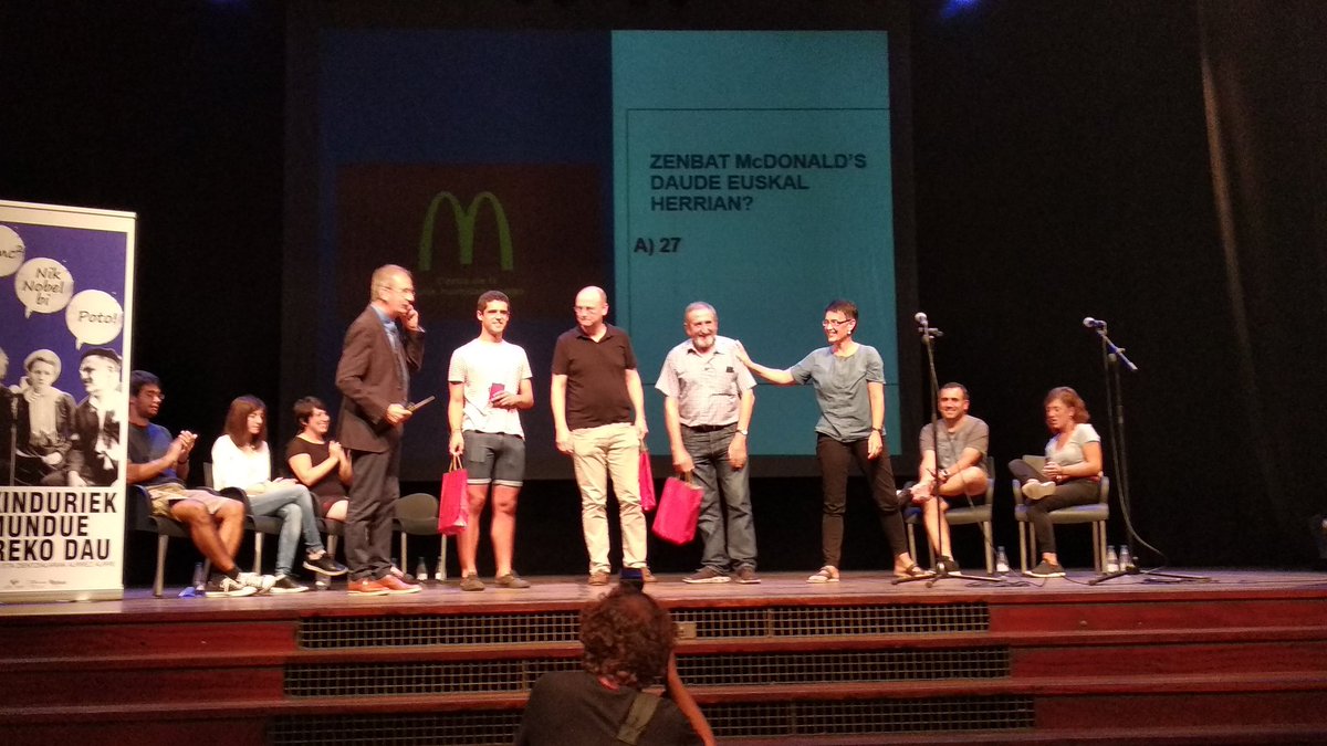 Zientzia's tweet photo. Bittor, Goyo eta Gabriel dira Durangoko jolas zientifikoaren irabazleak. Zorionak! #bertsozientzia #BZP18 https://t.co/DgHC48Q1nt