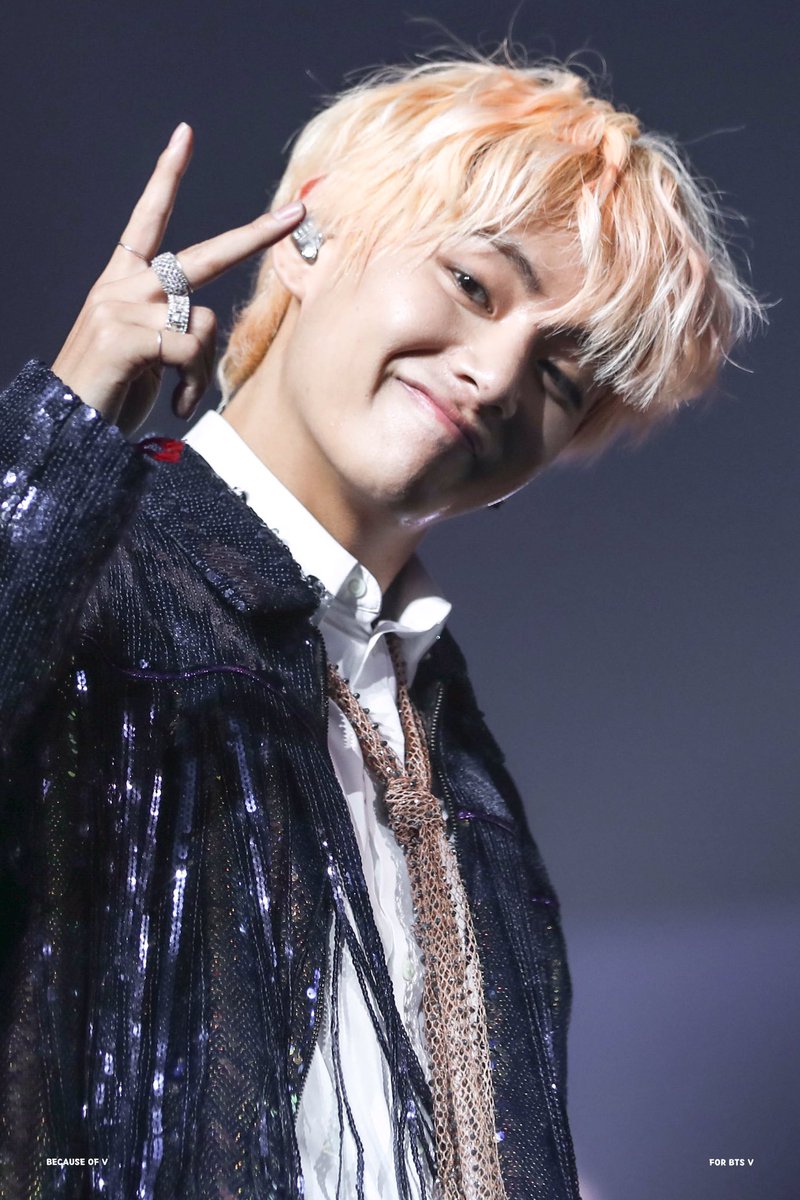 🐯✌🏻

#방탄소년단 #뷔 #BTS⁠ ⁠⁠ ⁠#V <a href="/BTS_twt/">방탄소년단</a>