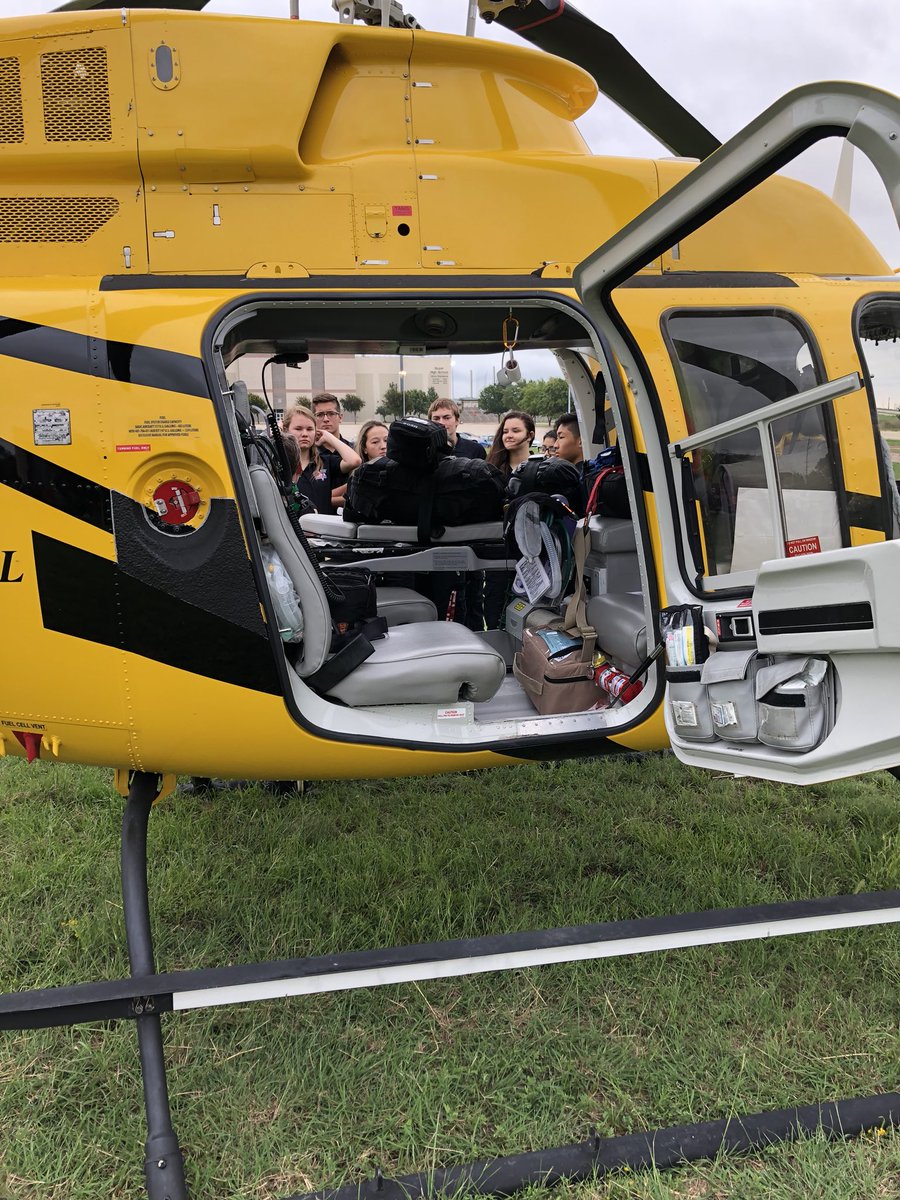 EMT_ATC's tweet image. PHI Med 10 talking to our students! @ctedentonisd @PHIAirMed @dentonisd @DentonATC #airambulance #ems #emtstudents #DentonISDDelilvers