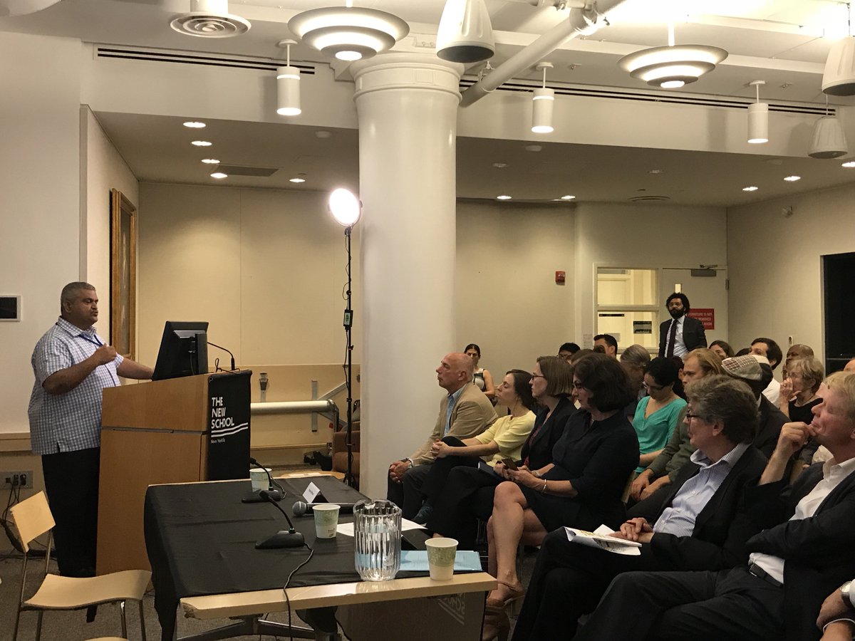 SCEPA_economics's tweet photo. Tripathi @satyatripathi: it doesn't require a lot of money, but you need to invest in the right ideas. That can change the world. #ccecon https://t.co/WcR6jLF11b