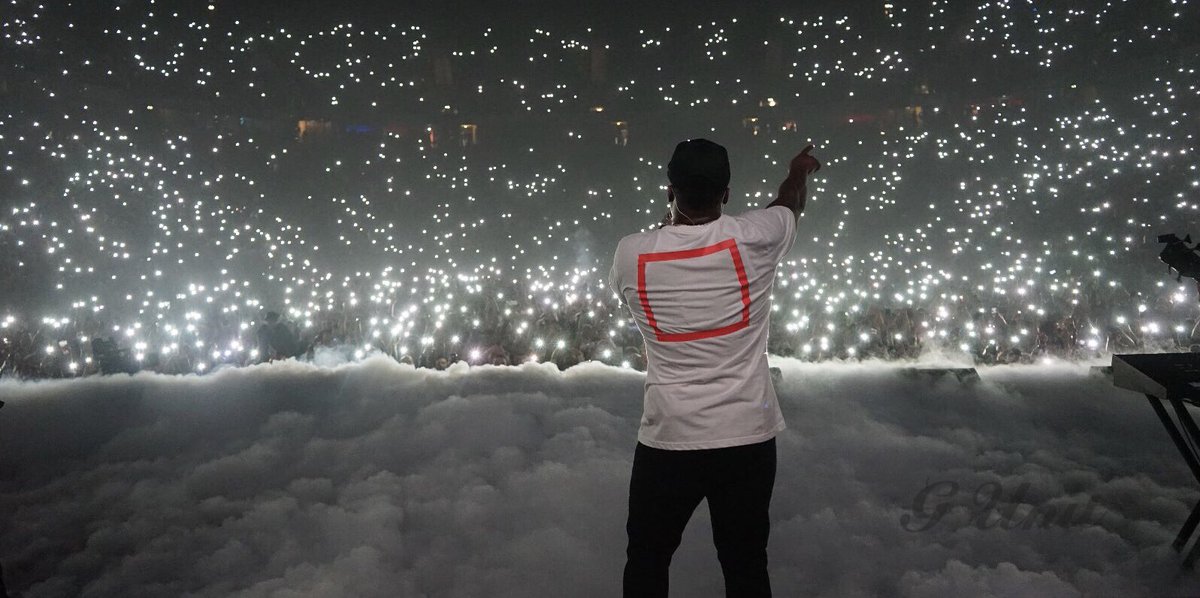 50cent's tweet photo. l had a blast tonight in Manchester sold out 🤭oh my goodness #manchesterunited good luck tomorrow. 🤨 get the strap

Photos By @JBettis420 📸 https://t.co/K0nzNgORid
