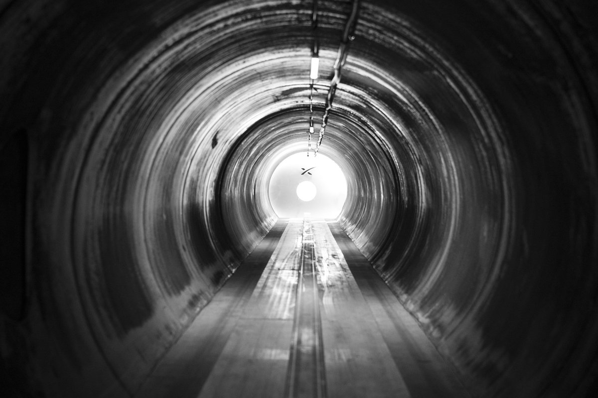 Hyperloop's tweet image. Registration for the 2019 Hyperloop Pod Competition closes on September 28 → hyperloop.com