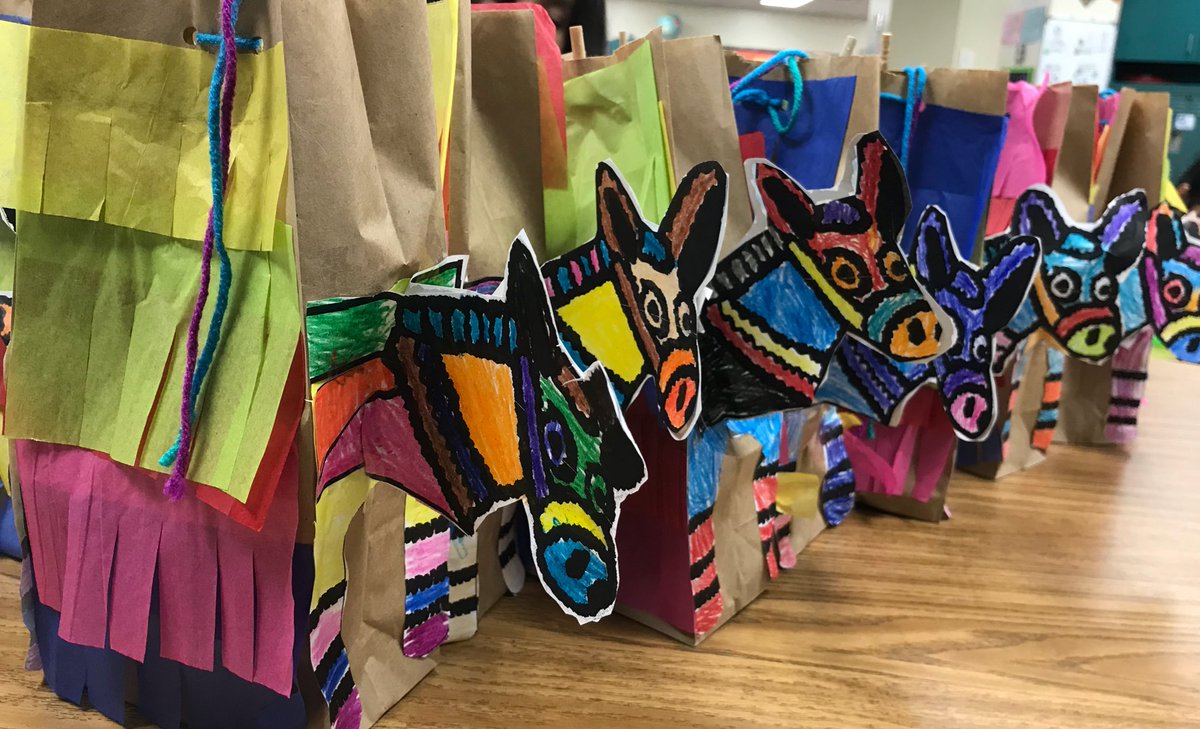 FormanKinder's tweet photo. Propósito de la lectura, informar/aprender
Hoy aprendimos a hacer piñatas!!!❤️
#HispanicHeritageMonth
#Formanlearns @FormanKinder
@FormanFalcons @dualanguage
@LazoKinder https://t.co/Ni9ySfWZZR
