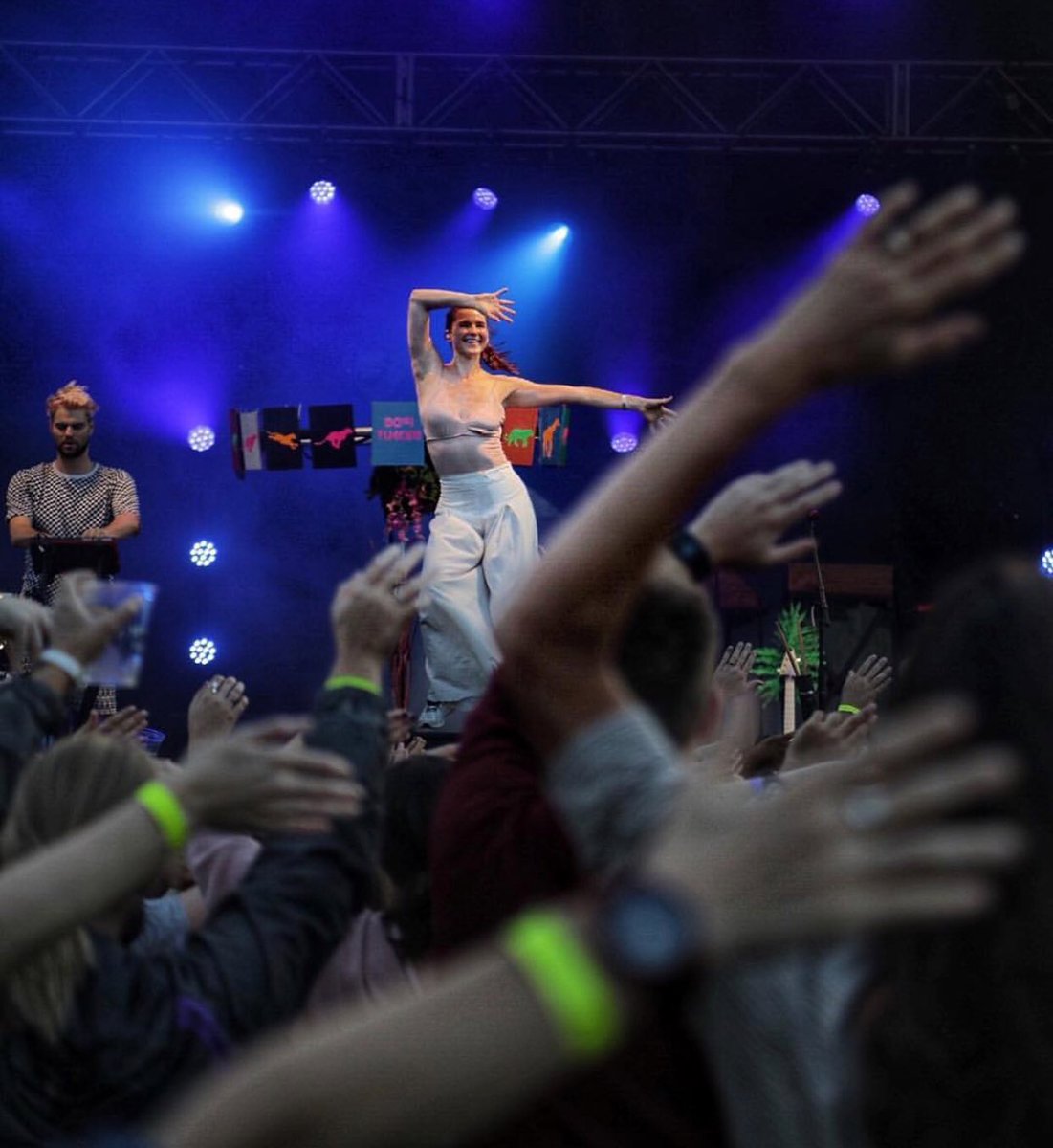 cayugasound's tweet photo. Sofi Tukker bringing all the vibes to #CayugaSound! ๐๐ป https://t.co/AcPWoOsPdT