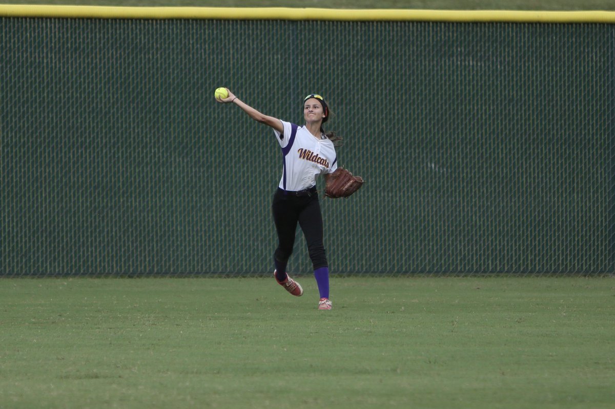 ktoddEHS_hub's tweet photo. JV softball with another win under their belts 19-4 against Rockwood Summit. https://t.co/YcwY6cM31e