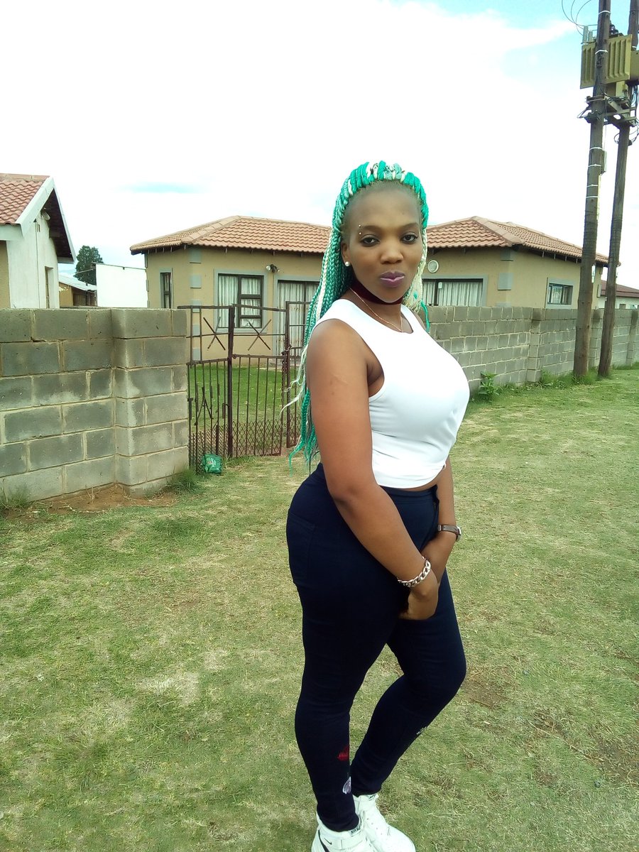 PortiaLkM's tweet photo. Please retweet and like.ifb instantly 😘😘#TweepsThatFollowBackWithNAF https://t.co/YUqNEcjFKf