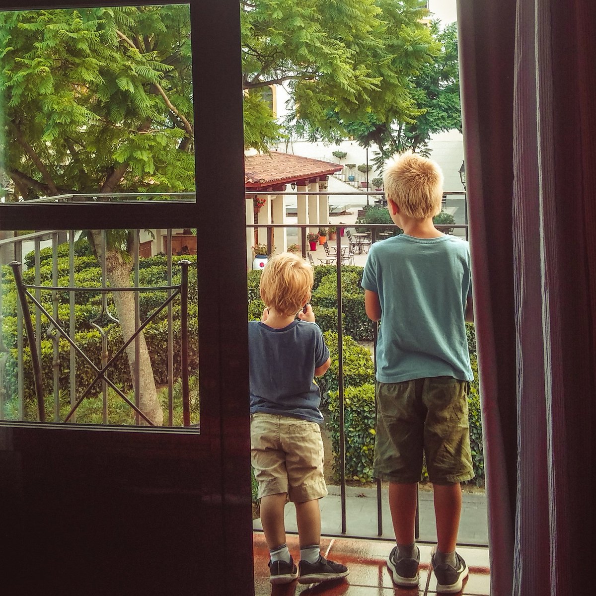 TravelFamilyBlo's tweet photo. Another post on the blog is about the hotel we stayed for 1 night. It is a resort, and we had the entrances to the theme parks included in our stay when we bought the offer.
Ready for the weekend?
#elpaso #portaventura #happymoment #happykids #resort #resorttime https://t.co/jkhqxsw6qP