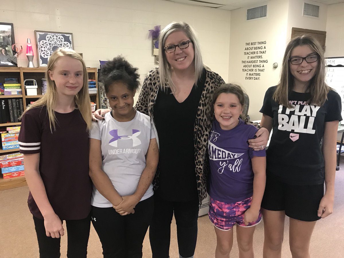 Special afternoon guest at OMS! These girls were happy to see <a href="/eawetz13/">Beth Ann Wetzel</a> today! Thanks for stopping by to visit Mrs. Wetzel 💜💛  #HPRD <a href="/eawetz13/">Beth Ann Wetzel</a> @Middlebillies