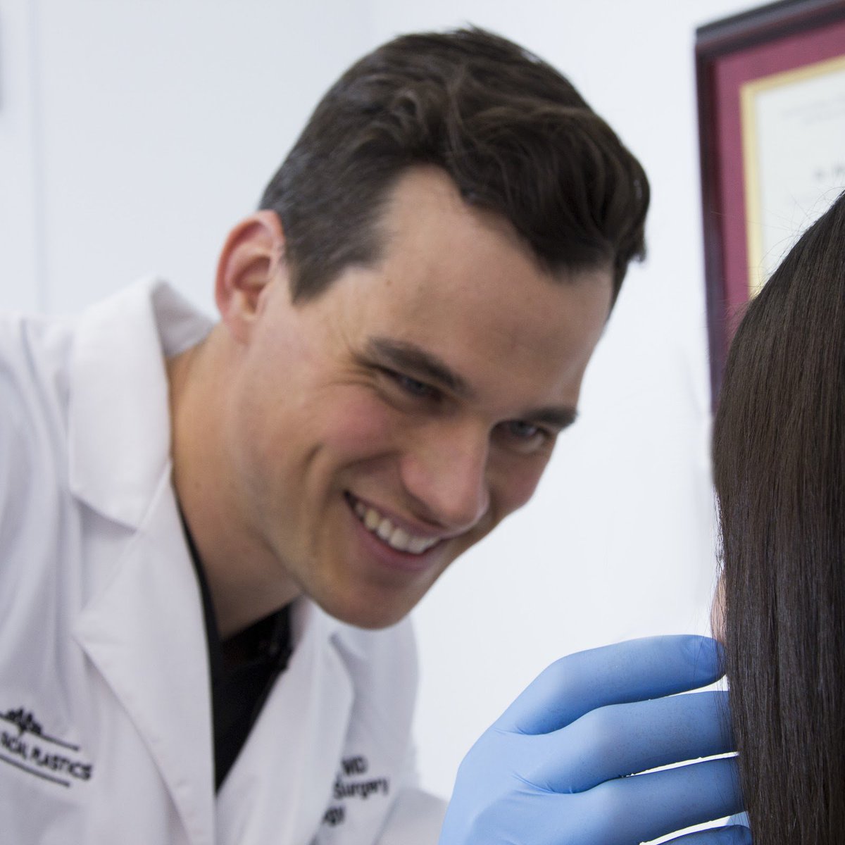 FacialPlastics_'s tweet photo. Trust your injections to an expert. At Guelph Facial Plastics, every #Botox and #filler injection is performed by Dr. Brace himself. To book yours, call the clinic today. Contact info: https://t.co/bqH6b80Jnk #Guelph #Kitchener #Waterloo #Injections https://t.co/yK9LNmViZN