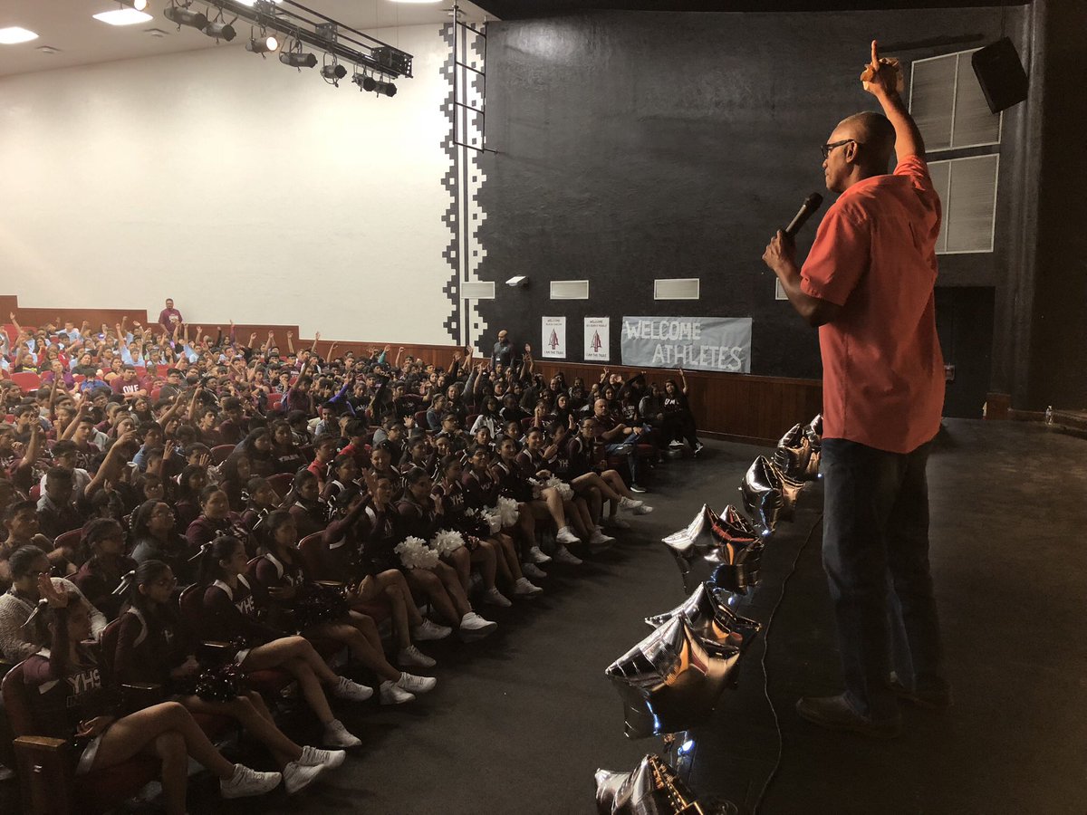 GameChangersPYS's tweet photo. Adrian Branch NBA World Champion Los Angeles Lakers & currently ESPN Basketball Analyst is Speaking in behave #GameChangersEP to @HanksHS_Knights & @belairmiddle Feeder Patterns October 1-2. Picture: May 18th 2018 @YsletaHS #THEDISRICT @BelAirHigh @SagelandMicroES #ResetRefocus https://t.co/bqJQeqgKHs